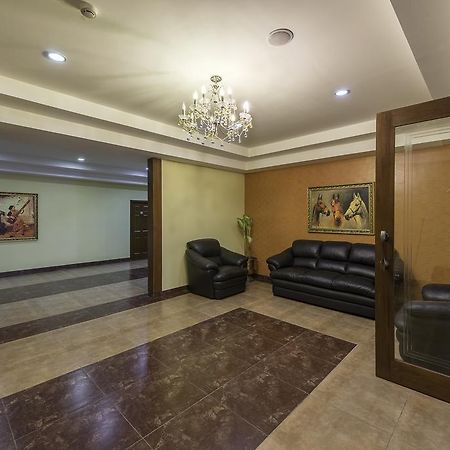 Treebo Crystal Castle Hotel Bangalore Bagian luar foto