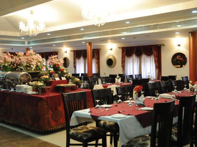 Treebo Crystal Castle Hotel Bangalore Bagian luar foto