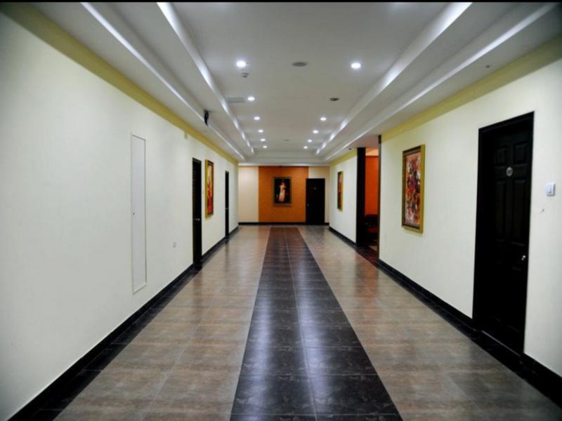 Treebo Crystal Castle Hotel Bangalore Bagian luar foto