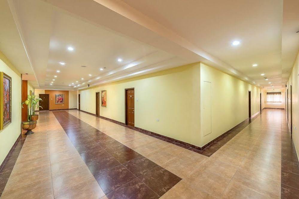 Treebo Crystal Castle Hotel Bangalore Bagian luar foto