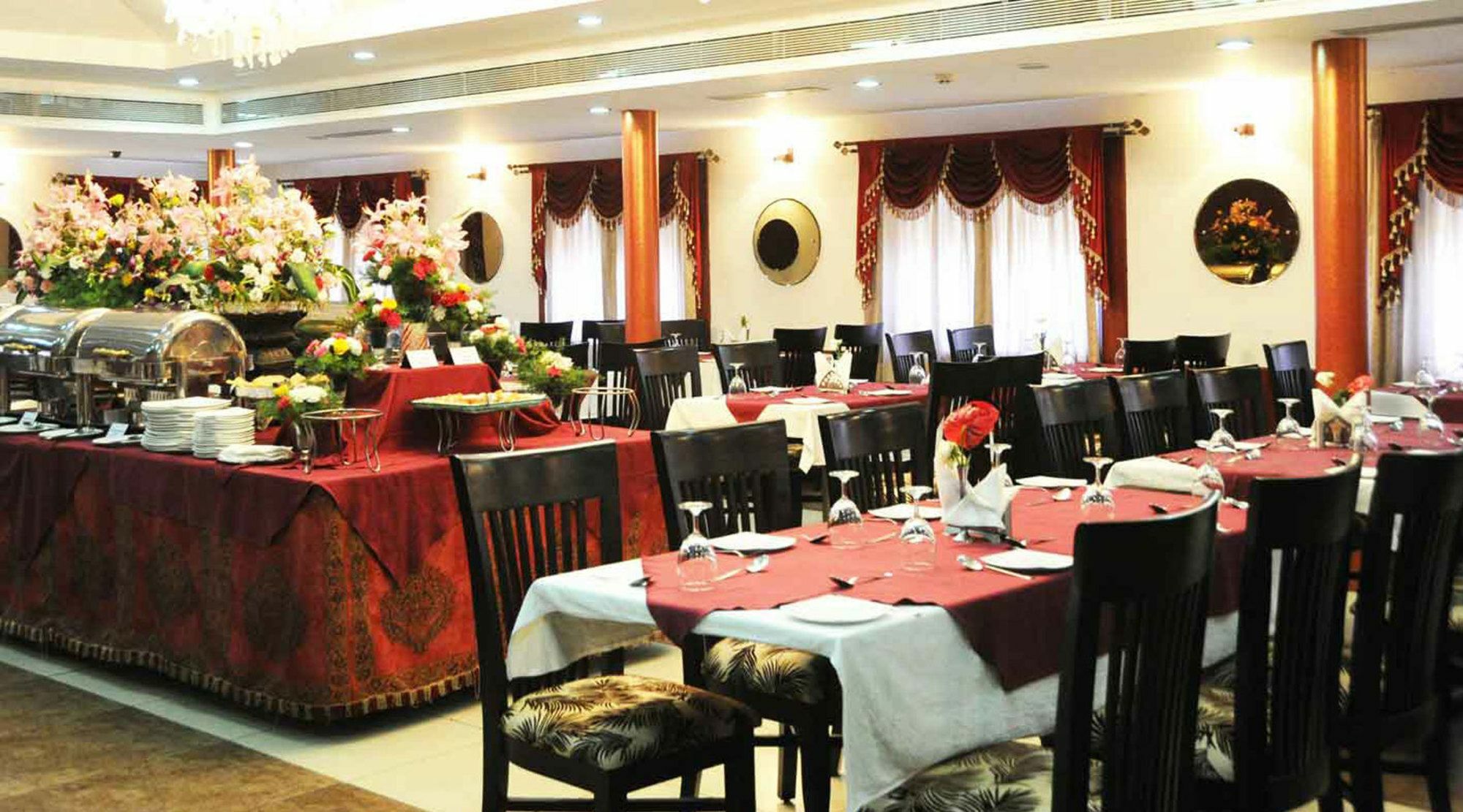 Treebo Crystal Castle Hotel Bangalore Bagian luar foto