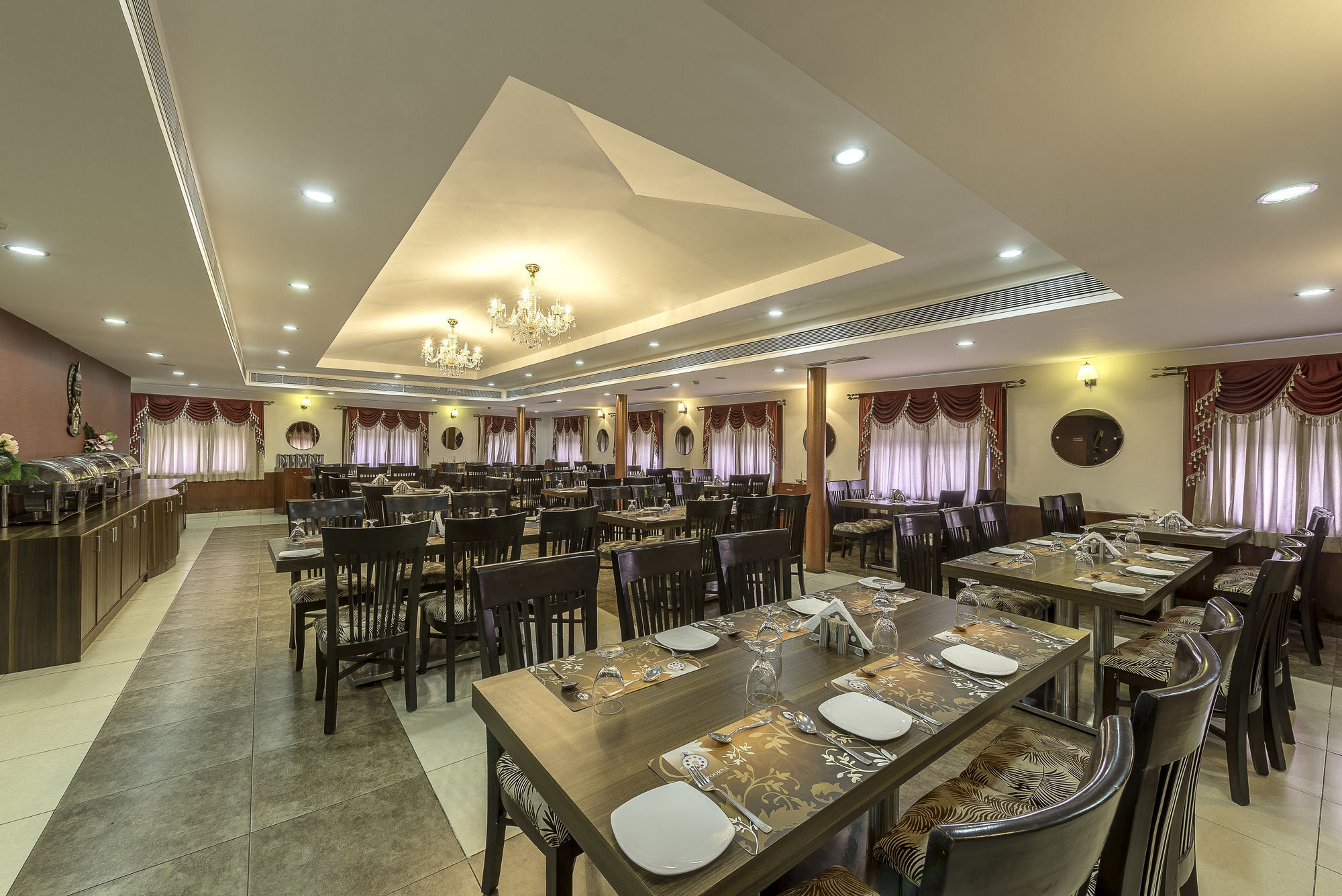 Treebo Crystal Castle Hotel Bangalore Bagian luar foto