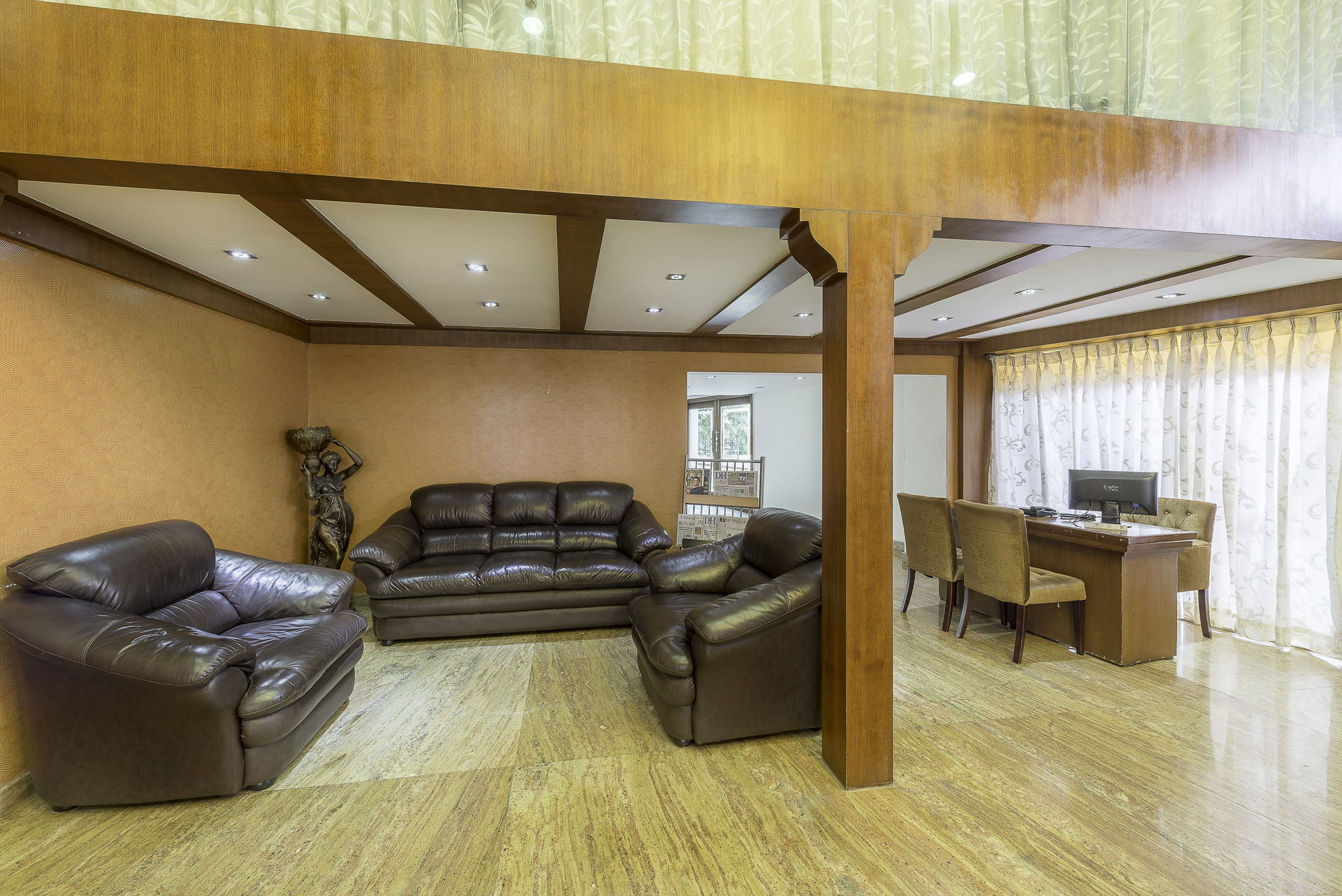 Treebo Crystal Castle Hotel Bangalore Bagian luar foto