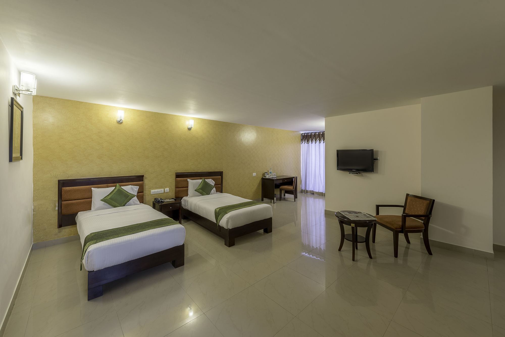 Treebo Crystal Castle Hotel Bangalore Bagian luar foto