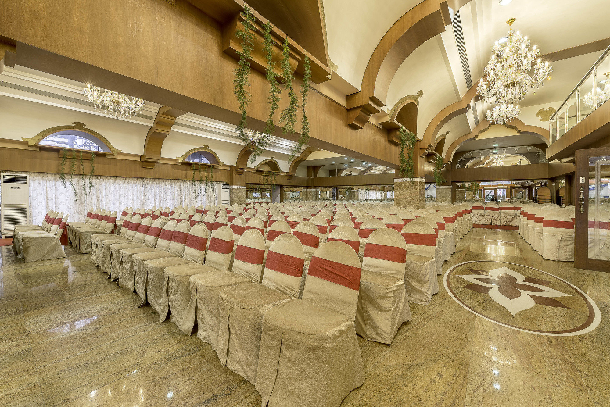 Treebo Crystal Castle Hotel Bangalore Bagian luar foto
